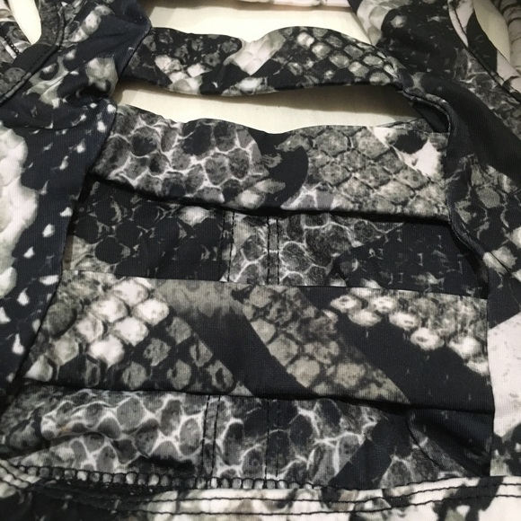 New Body Instincts Sports Bra - Picture 3 of 7